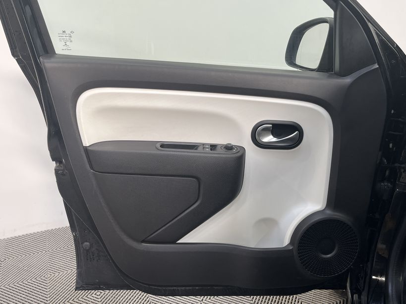 RENAULT TWINGO III 2021 - Photo n°29