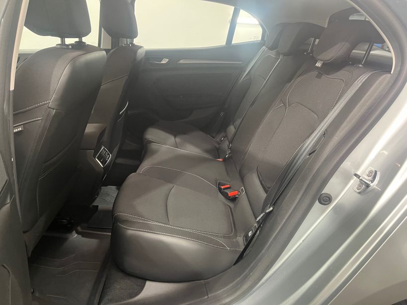 RENAULT MEGANE IV BERLINE 2022 - Photo n°17