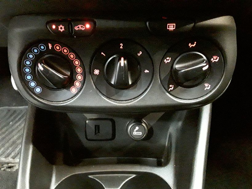 Opel CORSA 2017 - Photo n°11