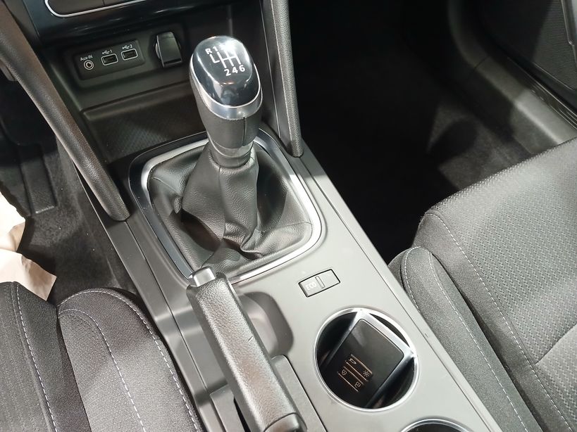 RENAULT MEGANE IV BERLINE 2021 - Photo n°13