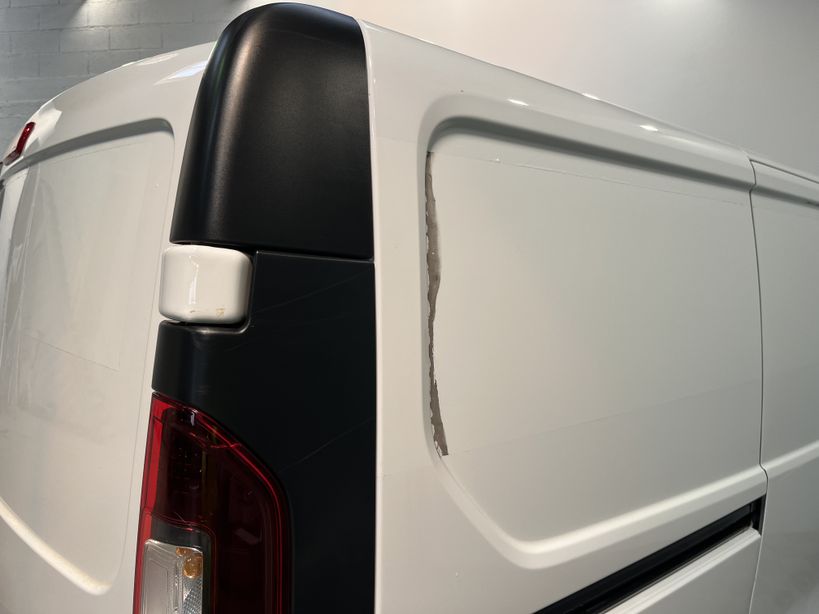 RENAULT TRAFIC FOURGON 2019 - Photo n°16