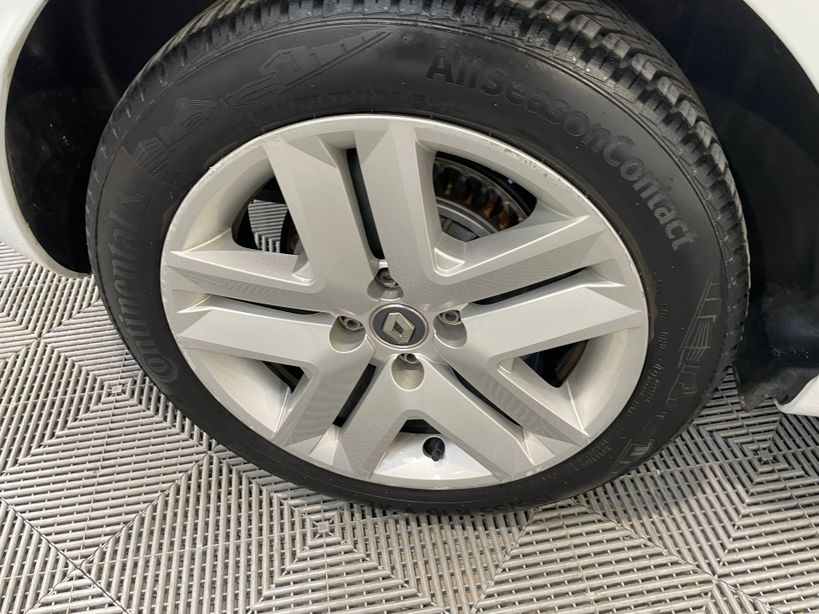 RENAULT CLIO V 2021 - Photo n°11