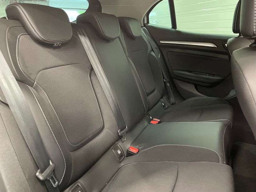 RENAULT MEGANE IV BERLINE 2022 - Photo n°12