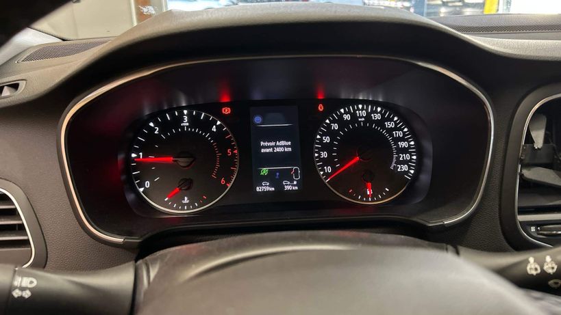 RENAULT MEGANE IV BERLINE 2022 - Photo n°13