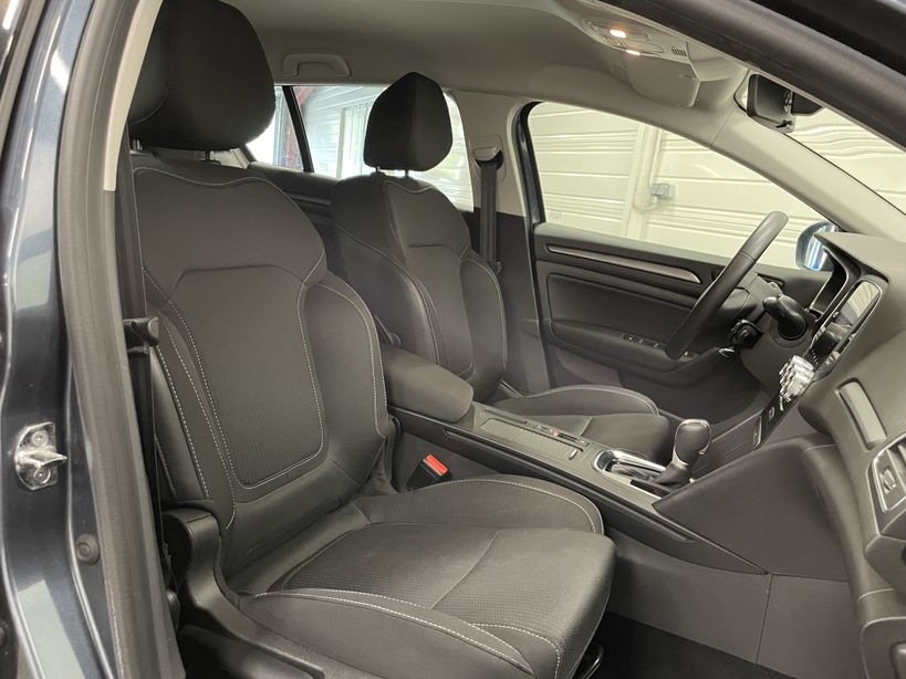RENAULT MEGANE IV ESTATE 2021 - Photo n°11