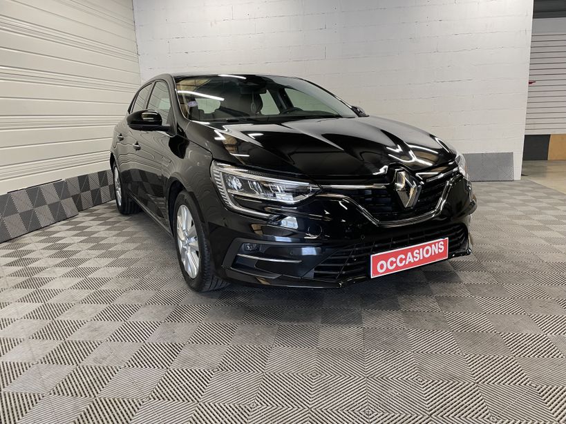 RENAULT MEGANE IV BERLINE 2021 - Photo n°3