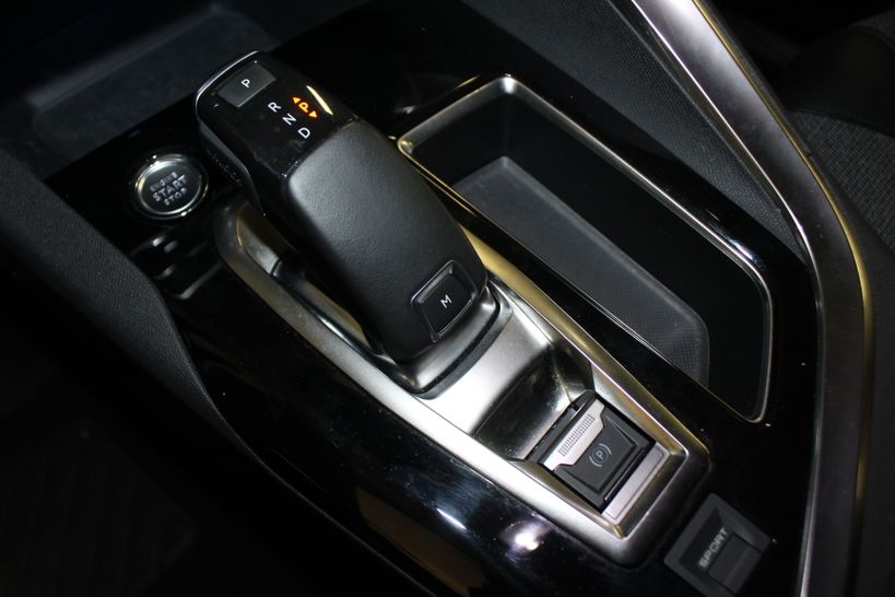 PEUGEOT 3008 2019 - Photo n°14