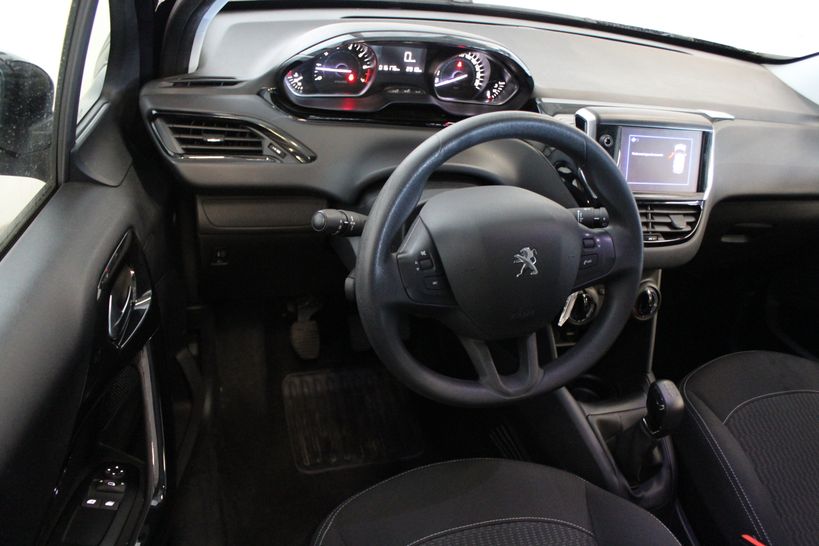 PEUGEOT 208 2018 - Photo n°15