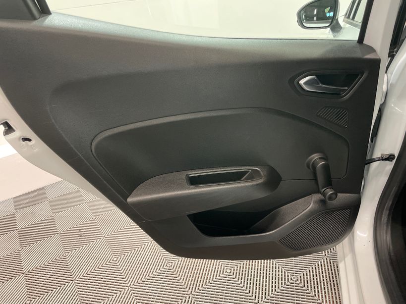 RENAULT CLIO V 2021 - Photo n°25