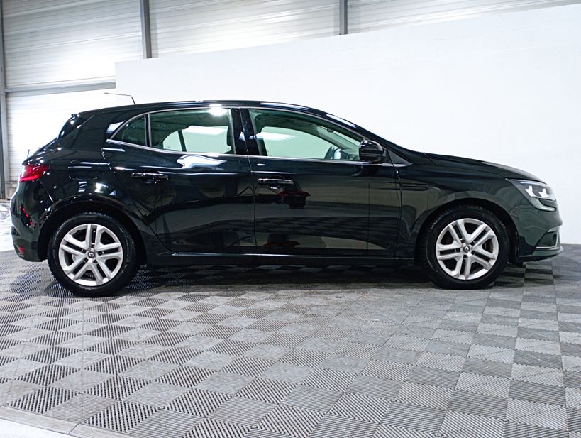 RENAULT MEGANE IV BERLINE BUSINESS 2019 - Photo n°10