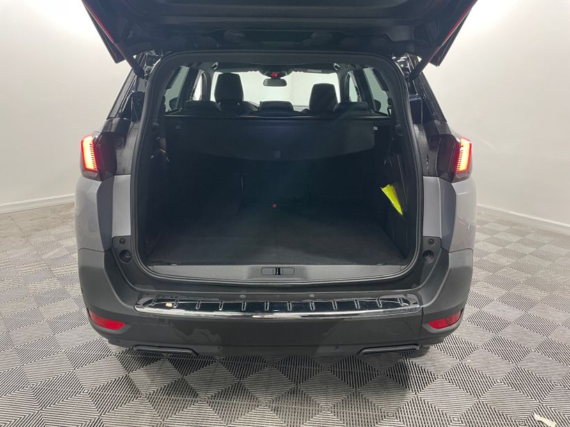 PEUGEOT 5008 2023 - Photo n°9