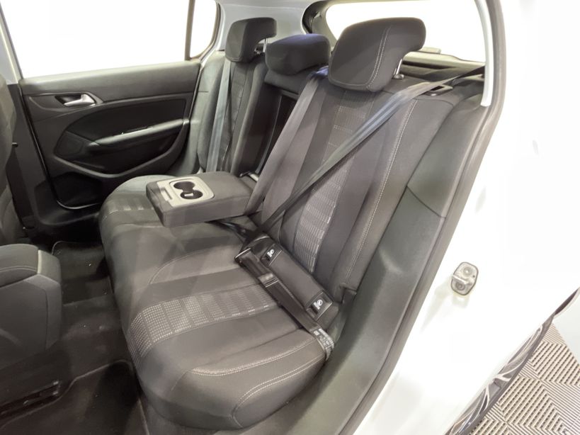 PEUGEOT 308 2015 - Photo n°9