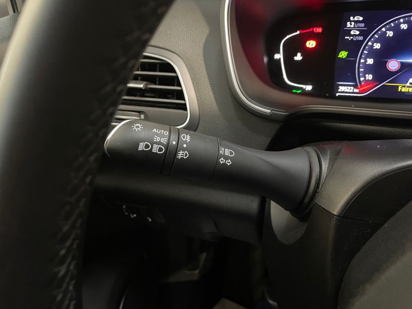 RENAULT MEGANE IV BERLINE 2021 - Photo n°32