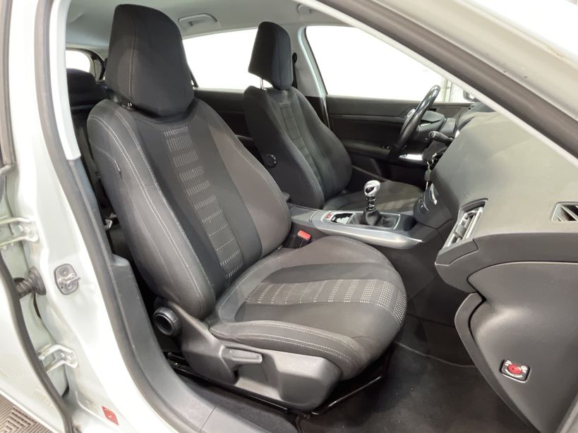 PEUGEOT 308 2015 - Photo n°42