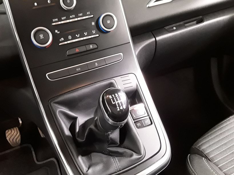 RENAULT GRAND SCENIC IV BUSINESS 2018 - Photo n°17