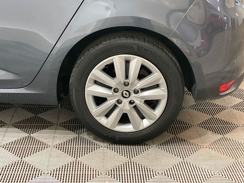 RENAULT MEGANE IV BERLINE 2023 - Photo n°25