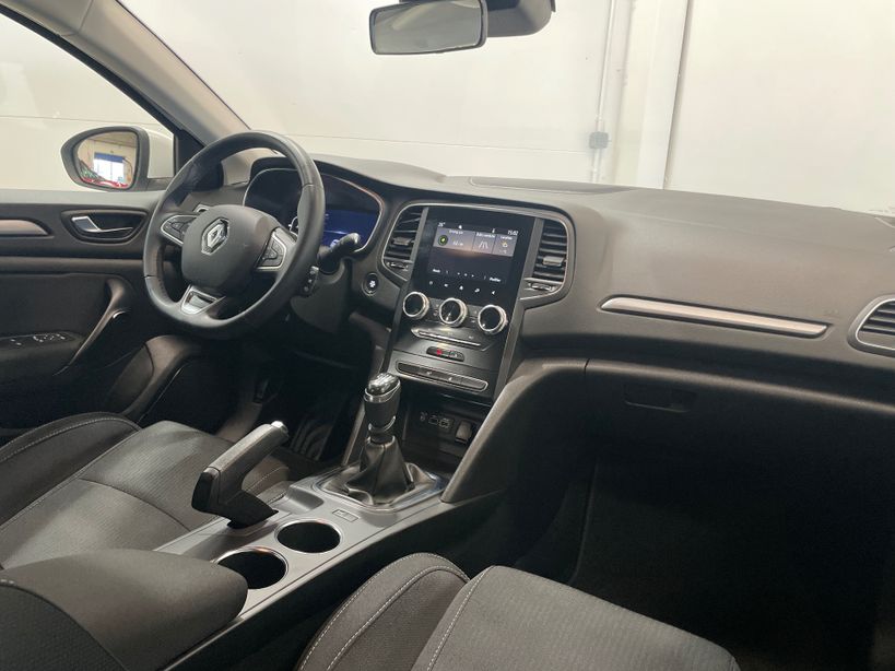 RENAULT MEGANE IV BERLINE 2021 - Photo n°9