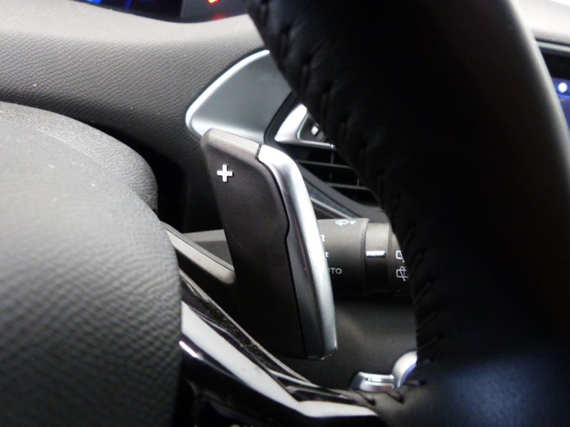 PEUGEOT 308 2020 - Photo n°13