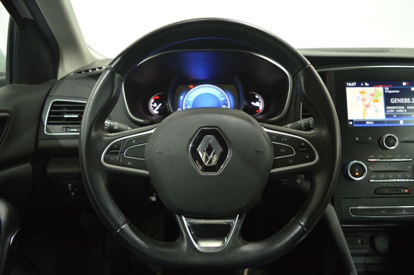 RENAULT MEGANE IV ESTATE BUSINESS 2017 - Photo n°11