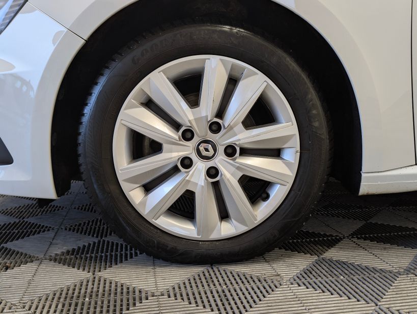 RENAULT MEGANE IV BERLINE 2022 - Photo n°22