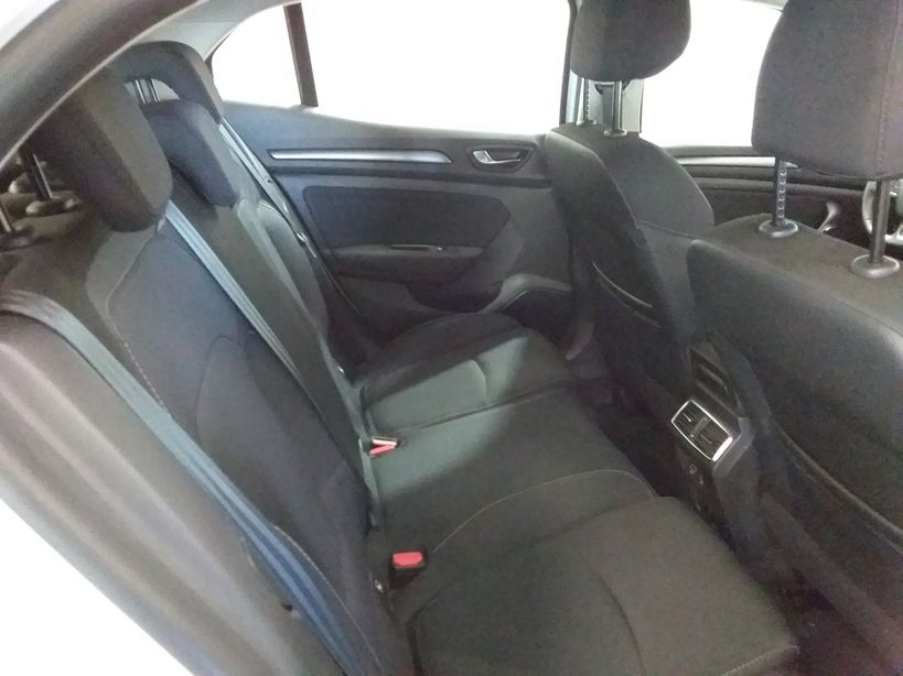 RENAULT MEGANE IV BERLINE 2020 - Photo n°9