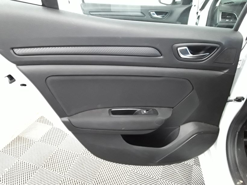 RENAULT MEGANE IV BERLINE BUSINESS 2019 - Photo n°20