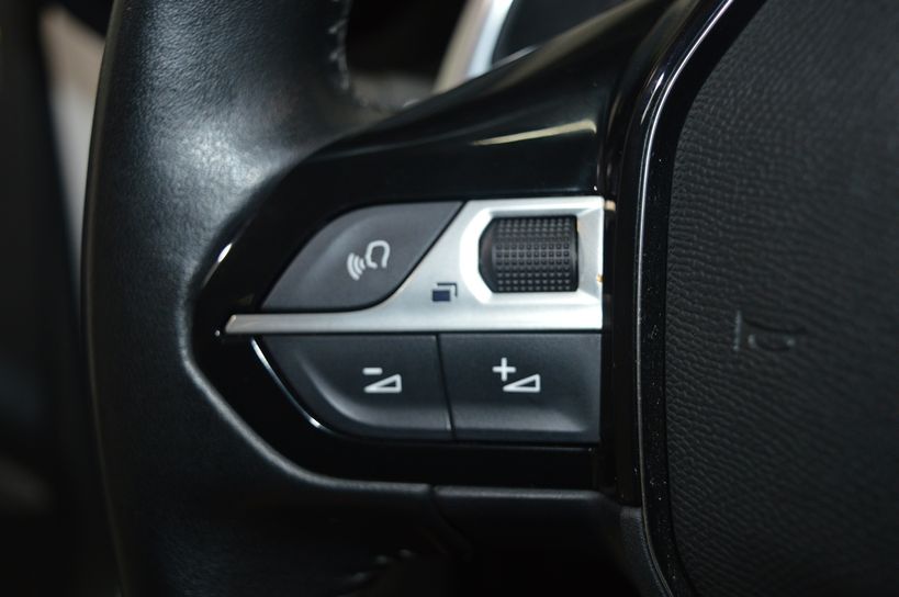 PEUGEOT 208 BUSINESS 2020 - Photo n°25