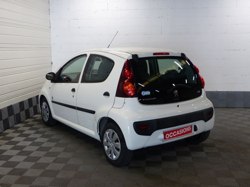 PEUGEOT 107 2013 - Photo n°5
