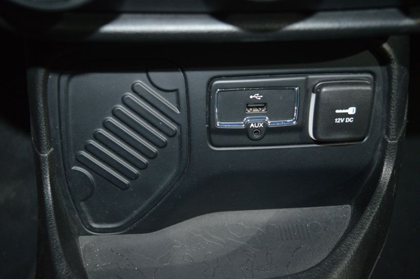 JEEP RENEGADE 2015 - Photo n°16