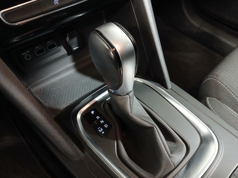 RENAULT MEGANE IV BERLINE 2021 - Photo n°23