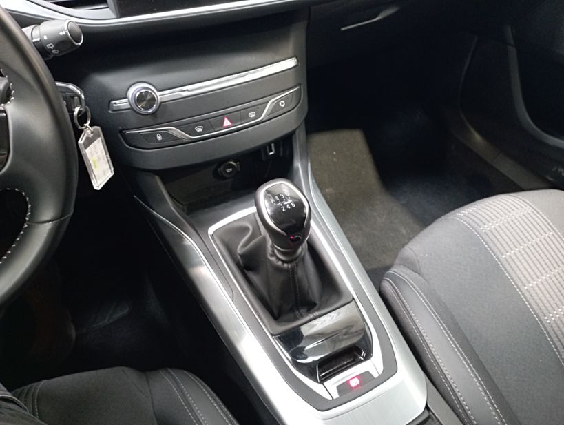 PEUGEOT 308 2020 - Photo n°21