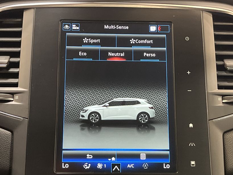 RENAULT MEGANE IV BERLINE 2020 - Photo n°12