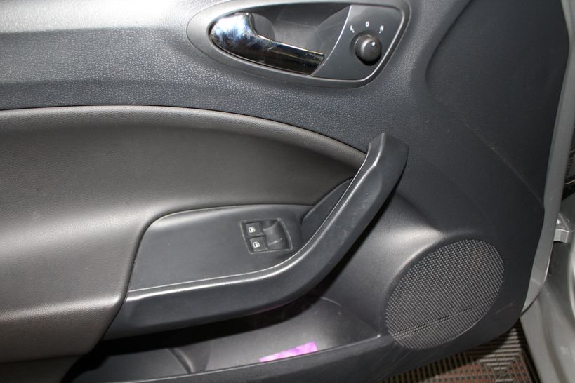 SEAT IBIZA 2015 - Photo n°11
