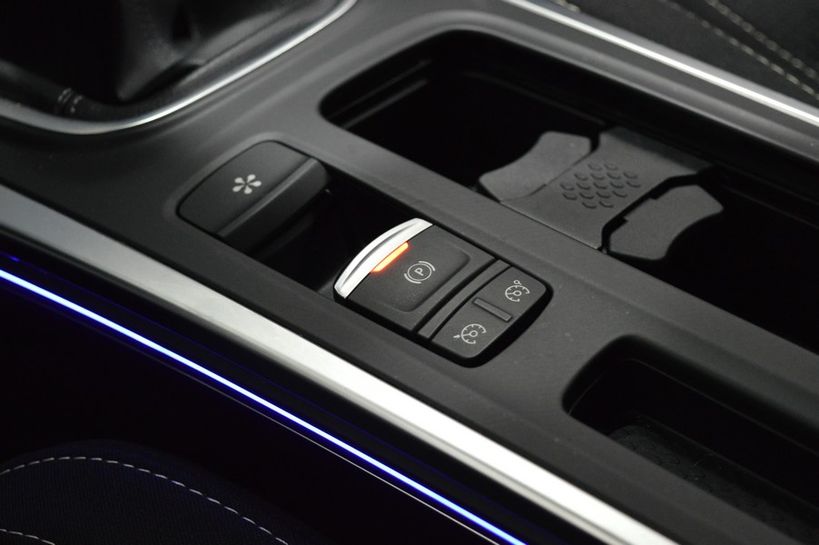 RENAULT MEGANE IV ESTATE 2019 - Photo n°16