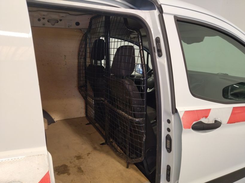 FORD TRANSIT COURIER FOURGON 2020 - Photo n°9