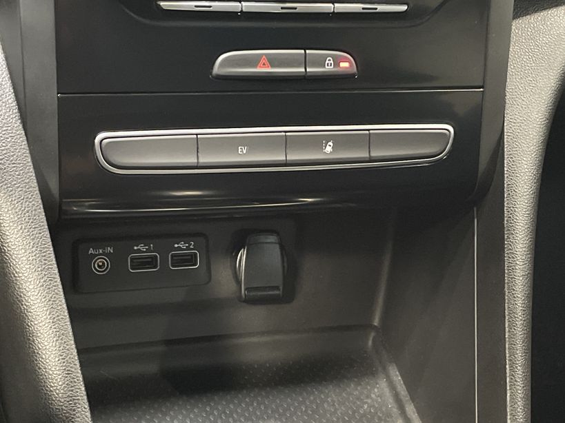 RENAULT MEGANE IV ESTATE 2021 - Photo n°19