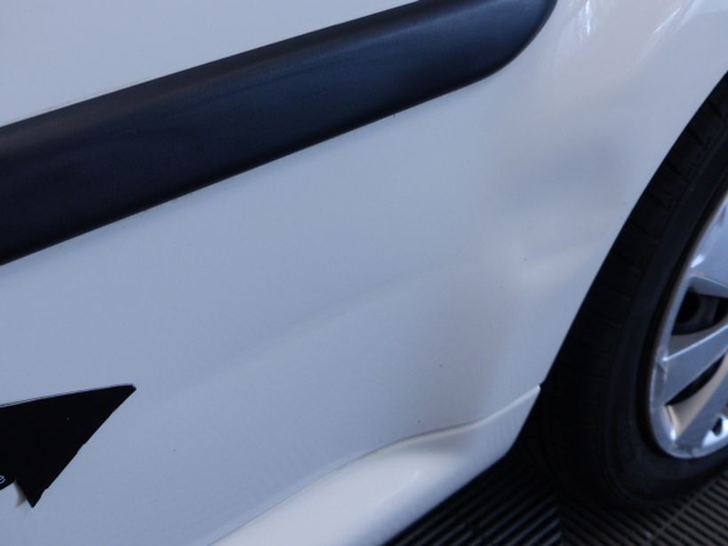 PEUGEOT 107 2013 - Photo n°4