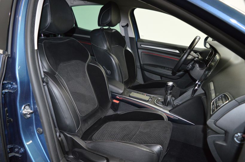 RENAULT MEGANE IV BERLINE 2018 - Photo n°36