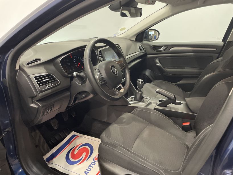 RENAULT MEGANE IV BERLINE 2021 - Photo n°8