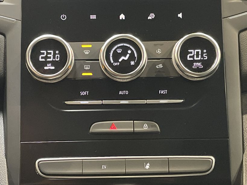 RENAULT MEGANE IV ESTATE 2021 - Photo n°17