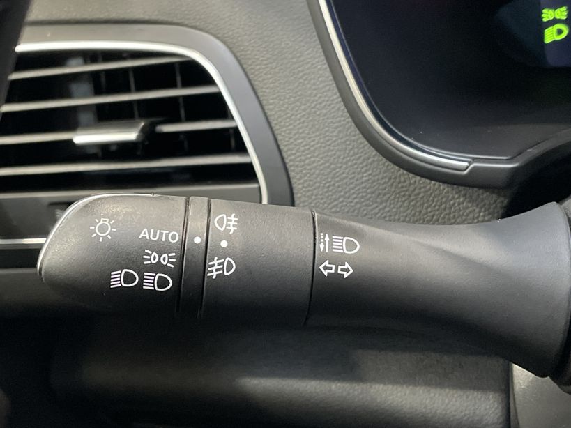 RENAULT MEGANE IV ESTATE 2021 - Photo n°28