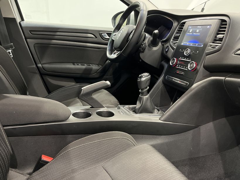RENAULT MEGANE IV BERLINE BUSINESS 2020 - Photo n°22