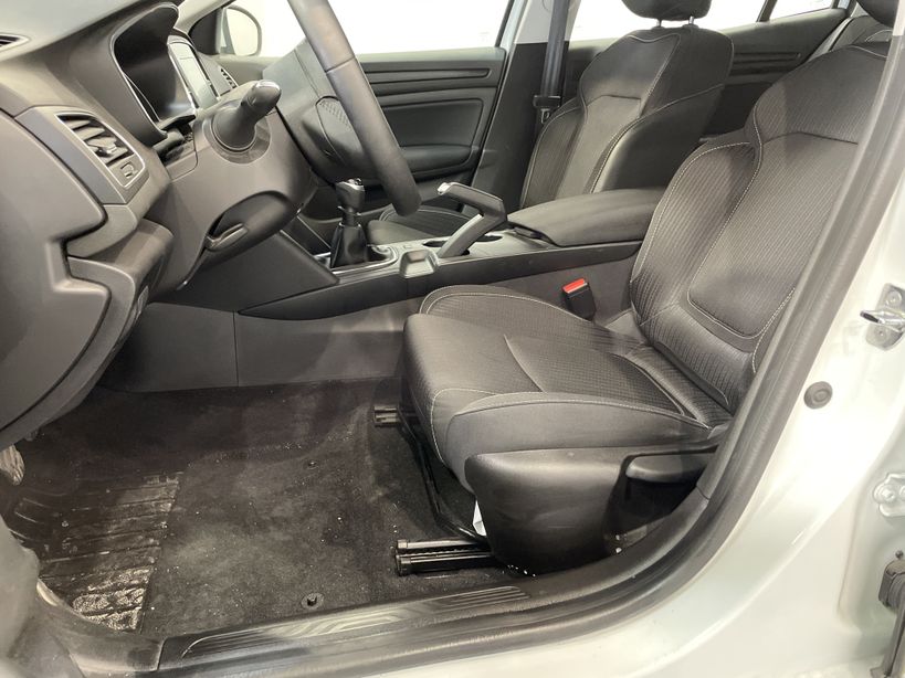 RENAULT MEGANE IV BERLINE BUSINESS 2020 - Photo n°17