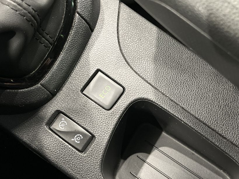 RENAULT CLIO IV 2018 - Photo n°18
