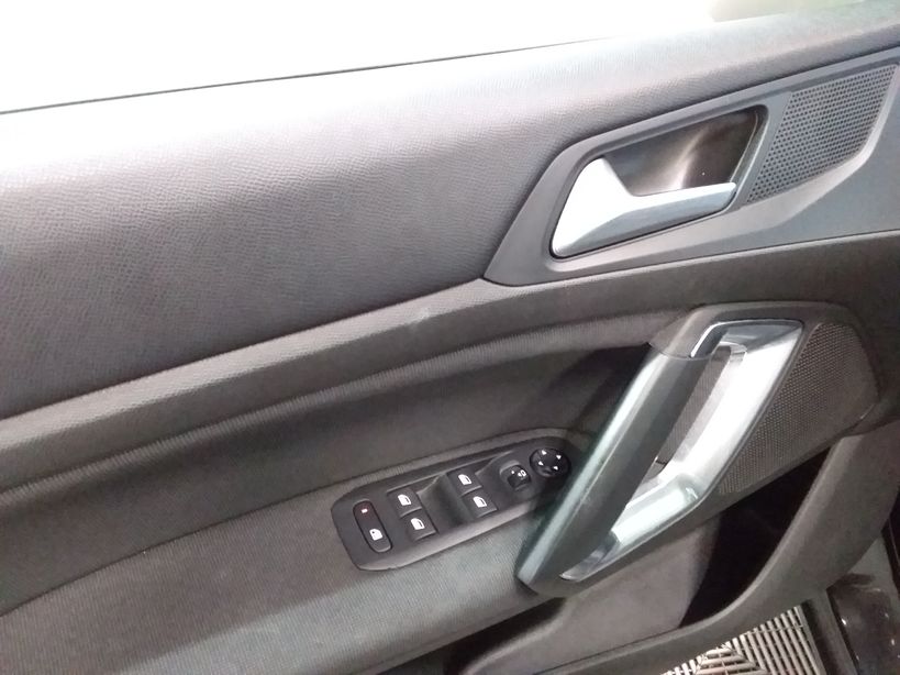 PEUGEOT 308 2020 - Photo n°19