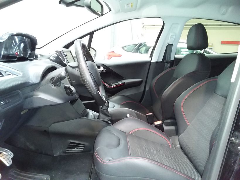 PEUGEOT 208 2018 - Photo n°7