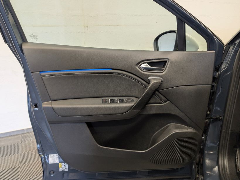 RENAULT CAPTUR 2023 - Photo n°11