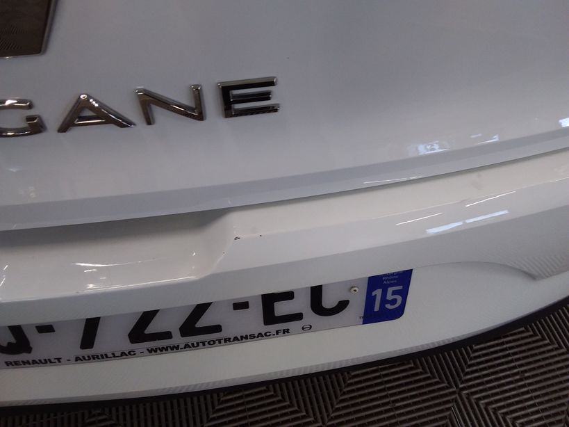 RENAULT MEGANE IV BERLINE 2023 - Photo n°6