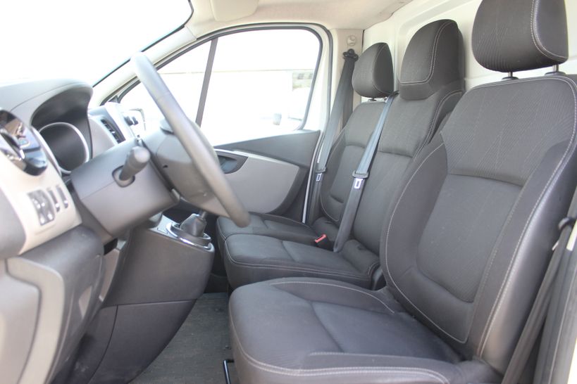 RENAULT TRAFIC III FG 2016 - Photo n°4