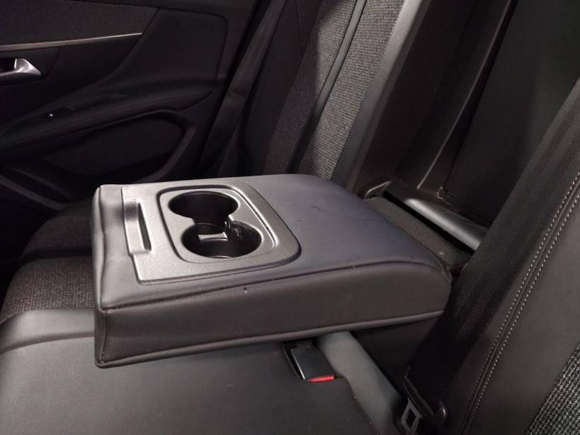 PEUGEOT 3008 2019 - Photo n°25
